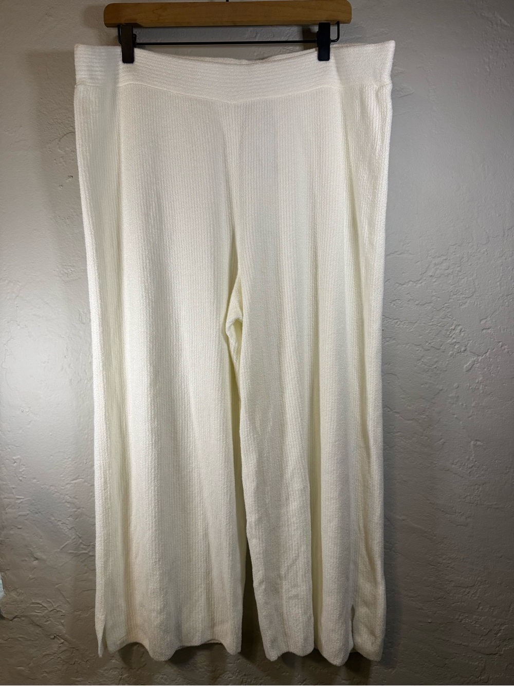 Barefoot Dreams Cream Ribbed Wide-Leg Cropped Pants - Picture 3 of 10